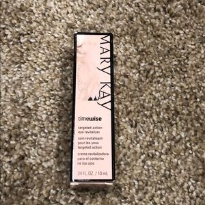 Mary Kay targeted action eye revitalizer